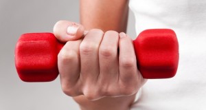 8 упражнений, которые приведут в порядок ваши руки