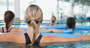 Фитнес в бассейне: 9 упражнений