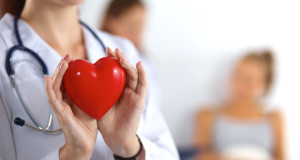 Диета, работа, отношения: что вредит вашему сердцу?
