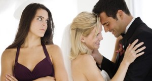 Почему некоторые женщины постоянно привлекают женатых мужчин?
